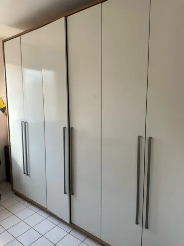 Vendo guarda roupas 6 portas 