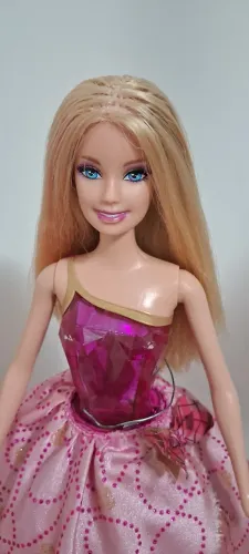 Barbie escola de princesas usada 