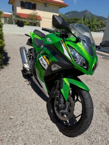 Kawasaki Ninja 300 2024 (Abaixo da fipe)