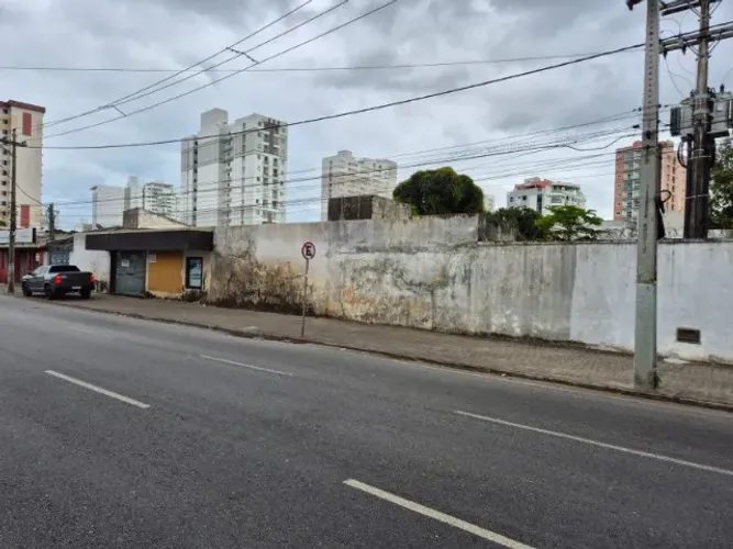 EXELENTE ÁREA COM ÁREA DE 2.540,00 M² NA AV. 28 DE MARÇO NO PARQUE ALZIRA VARGAS.