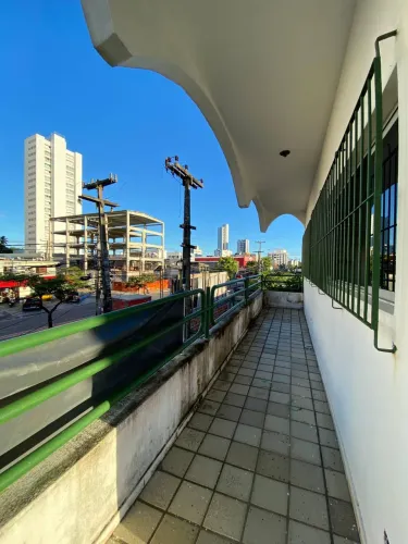 Prédio Comercial - Candeias ( Primeiro andar individual )