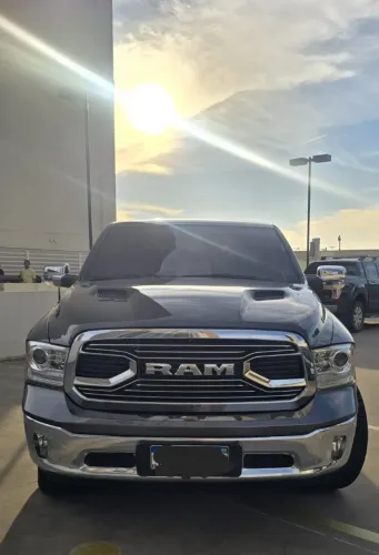 Ram Classic Laramie 5.7 V8 16V Gasolina 4X4 Aut. 2022