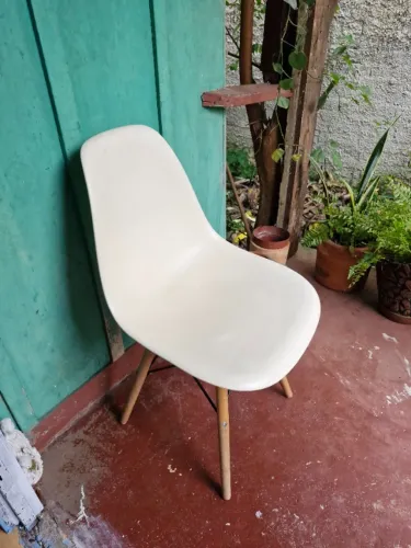 cadeiras eames nude