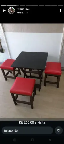 Mesa e banquetas