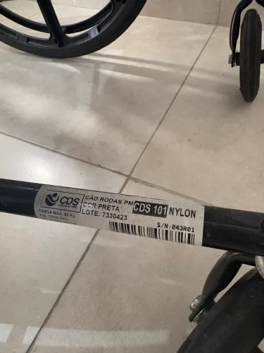 Vendo Cadeira de Rodas - Ótimo estado de conservação