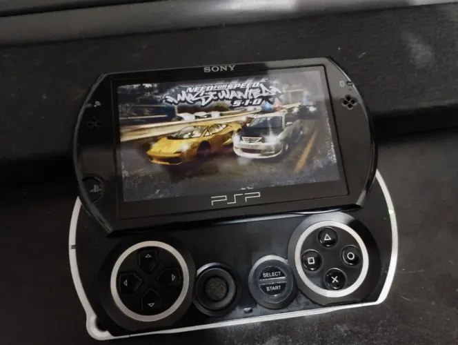 PSP Go desbloqueado + case + fone