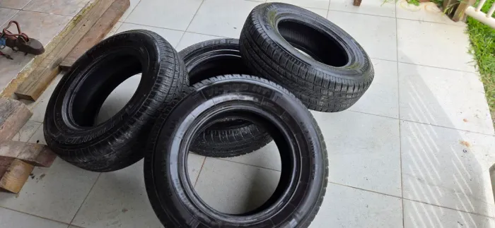 Pneus 225/70 R16