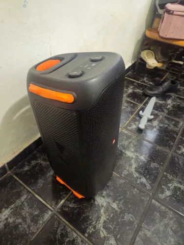 Caixa de som jbl 110