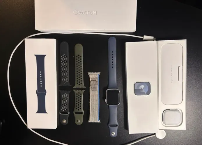 Apple Watch Series 9 45mm GPS - Super Conservado + Várias Pulseiras Extras