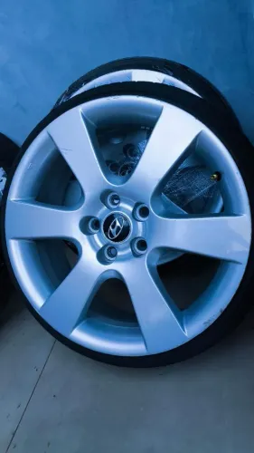 Vendo rodas 18 5x114 pneus 165/40 
