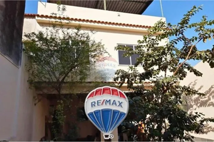 Casa Alugada no Mutondo: Espaço e Conforto!