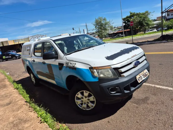 Ford Ranger XLS 2.5 16V 4X2 CD Flex 2014