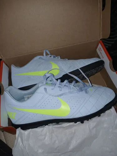 vendo chuteira original da nike!!
