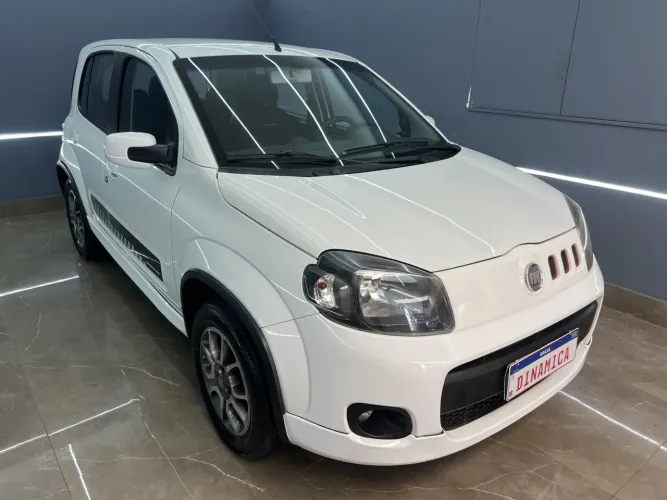 Fiat Uno Sporting 1.4 EVO Fire Flex 8V 4P 2013