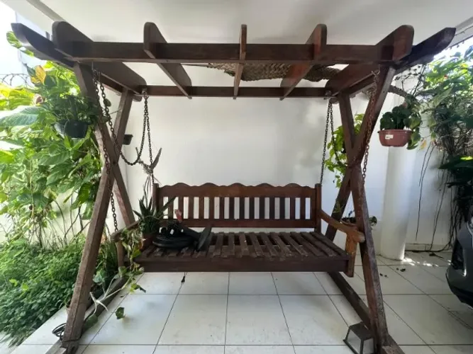 Balanço de madeira