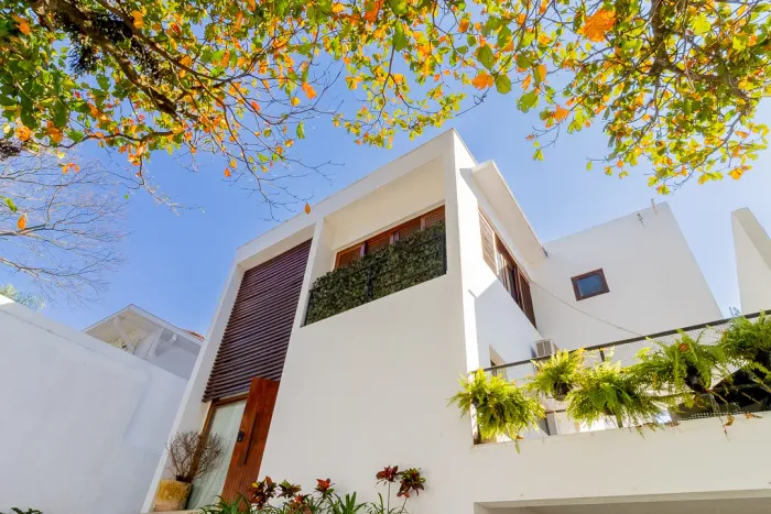 Casa para venda na Lapa com 3 quartos, sendo 3 suítes, 2 vagas, 290m²