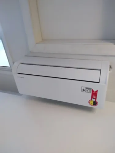 Instalação e Manutenção de ar condicionado .