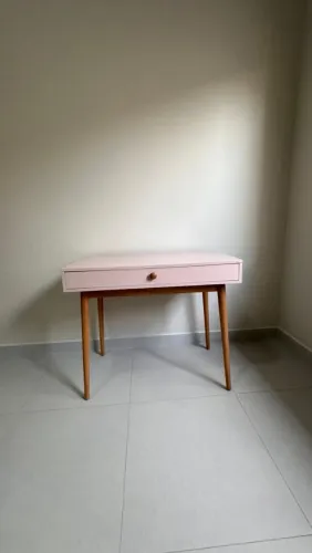 Escrivaninha Rosa CASAVEE - NAO ENTREGO