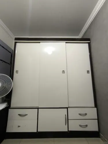 Guarda Roupas ( para doação ) buscar sábado de manhã
