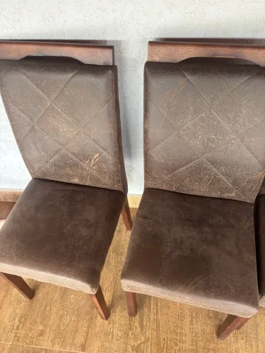 Mesa com 4 cadeiras