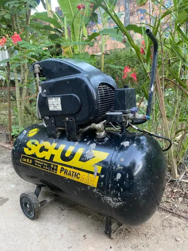 Compressor de Ar semi novo