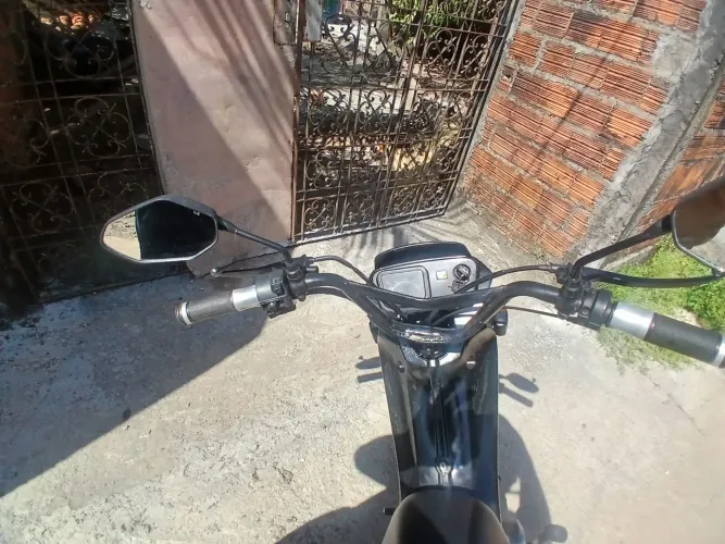 Modo excelentes condições vendo ou faço negócio em uma moto maior