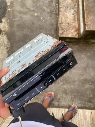 DVD Player Automotivo Retrátil Pósitron SP6320BT, um rádio para carros