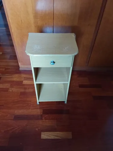 Mesinha de cabeceira