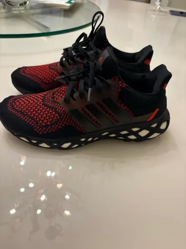 tênis adidas ultraboost web dna preto vermelho 42