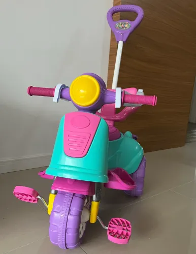 Triciclo motoca infantil menina