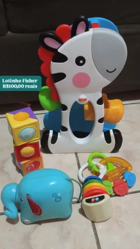 Lotinho de brinquedos
