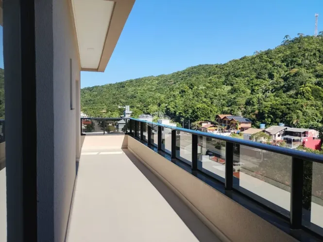 Cobertura exclusiva com terraço no Centro de Bombinhas SC