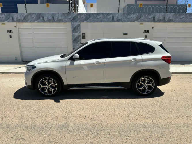 BMW X1 Sdrive 20I X-line 2.0 TB Active Flex 2018