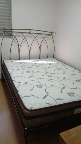 Cama casal com colchão