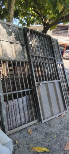 Portão de alumínio