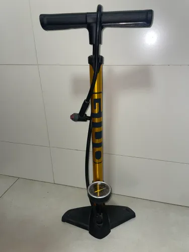 Kit ciclismo (bomba + capa de selim)