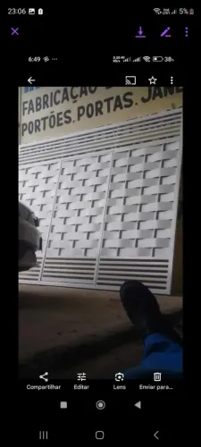Portão de ferro