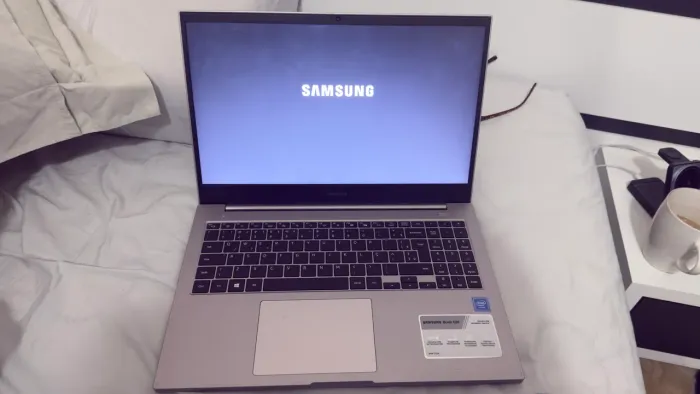 Notebook Samsung Book E20