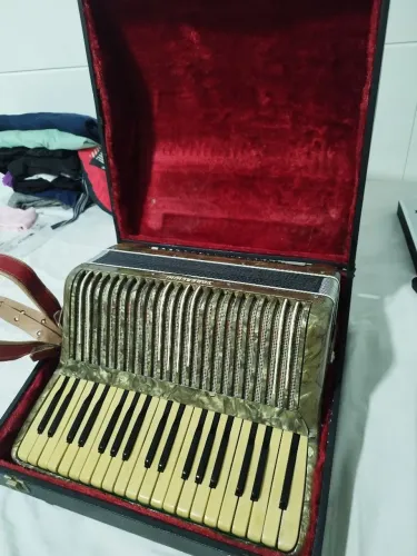 Sanfona Todeschini 80 Baixos - Impecável, Afinada e Revisada por Luthier - Acordeon