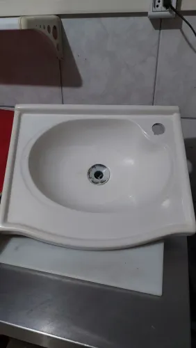 Pia para banheiro ou outro lugar
