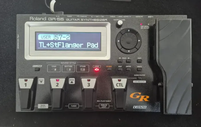 Roland GR-55 Guitar Synthesizer Estado de Novo