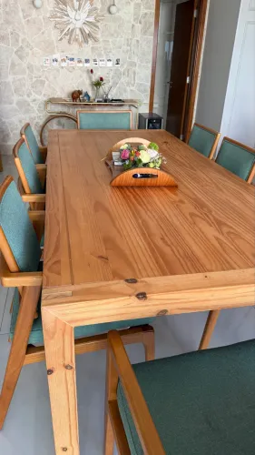 Mesa de Madeira ? 8 Lugares + 2 Banquetas