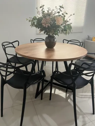 Mesa de jantar estilo industrial