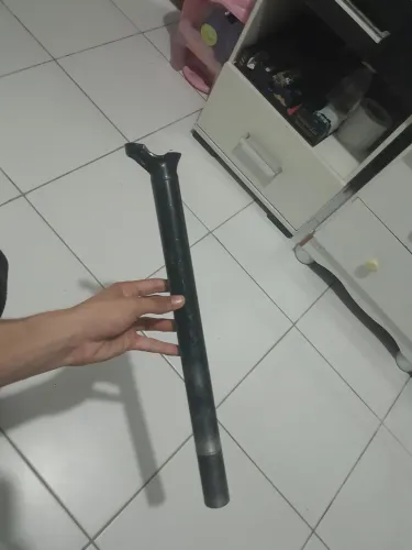 Assento e cano de bicicleta