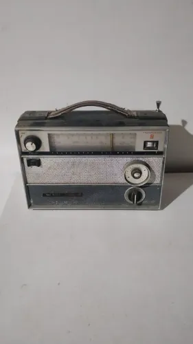 Radio Sony TR-812