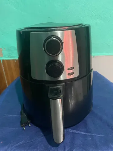 Fritadeira elétrica airfryer 4 litros