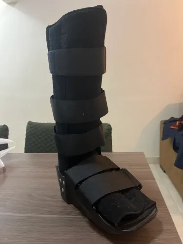 BOTA ORTOPÉDICA PARA O PÉ DIREITO