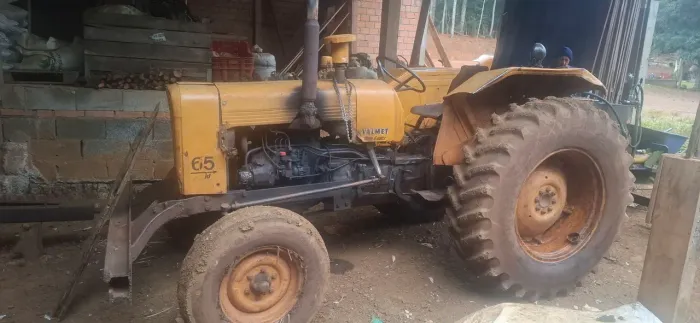 Trator valmet 65 e rachador de lenha