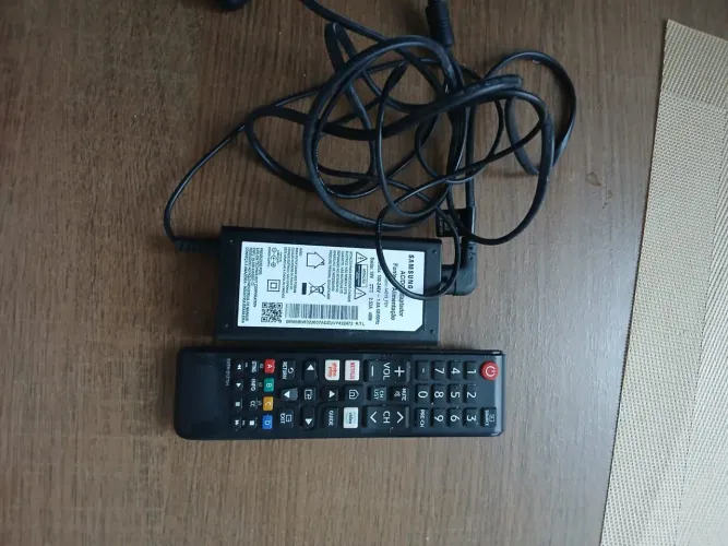 Tv semi nova