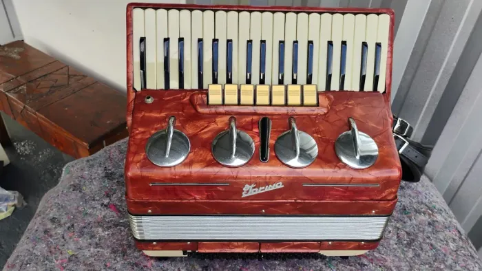 Acordeon Titano 